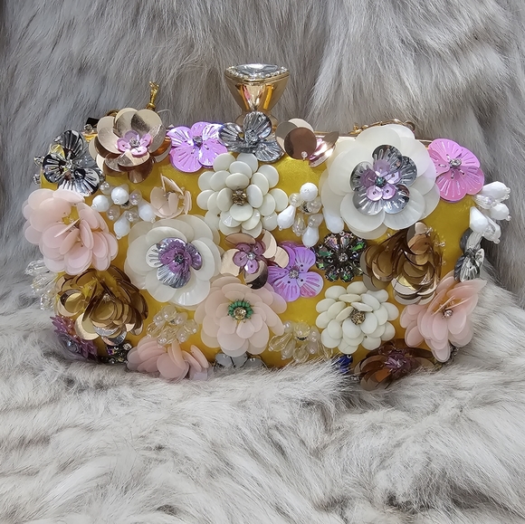bebe Handbags - NWT Bebe Yellow 3D Multifloral 3 Style. Crossbody Clutch Handbag